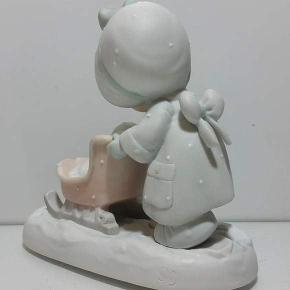 PRECIOUS MOMENTS JANUARY COLLECTIBLE - Picture 2 of 3